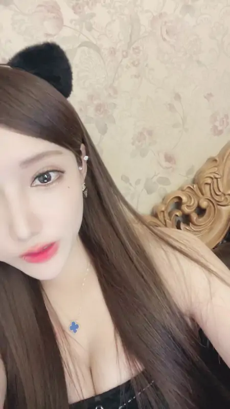 超顶御姐【奥莉】P1 擦边御姐身材超正 黑丝 白丝在大长腿衬托下让人看得目不转睛欲罢不能11月17日-12月4日-主播合集社