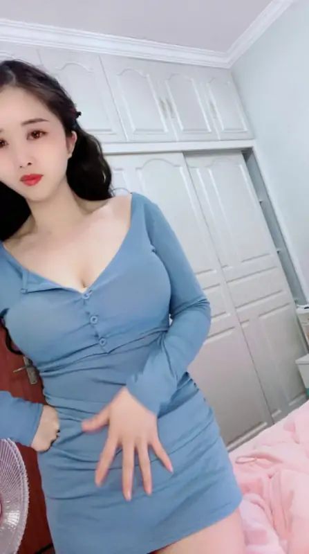 巨乳骚货【波波爱睡觉】P2 大波浪顶级身材雪白巨乳摇摆晃动Q弹勾人，黑色森林粉逼湿润2月4日-2月15日-主播合集社