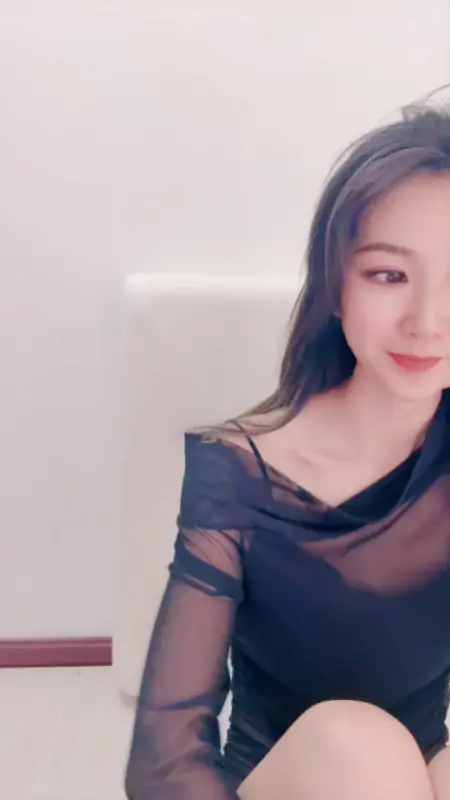 顶级超模腿玩年【175腿模】女神重磅回归 终于露脸自慰大秀 牛仔裤瑜伽裤无内丝袜 25部合集-主播合集社